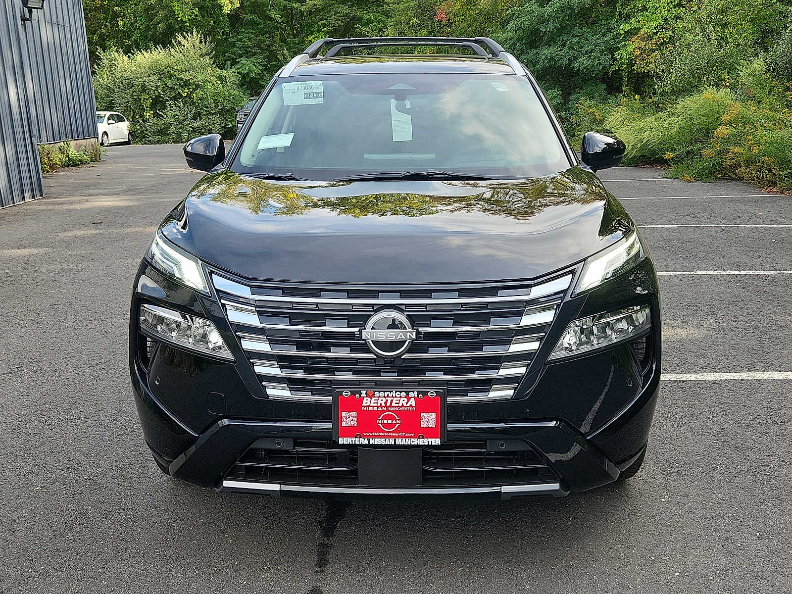 2026 Nissan Rogue Platinum photo 2