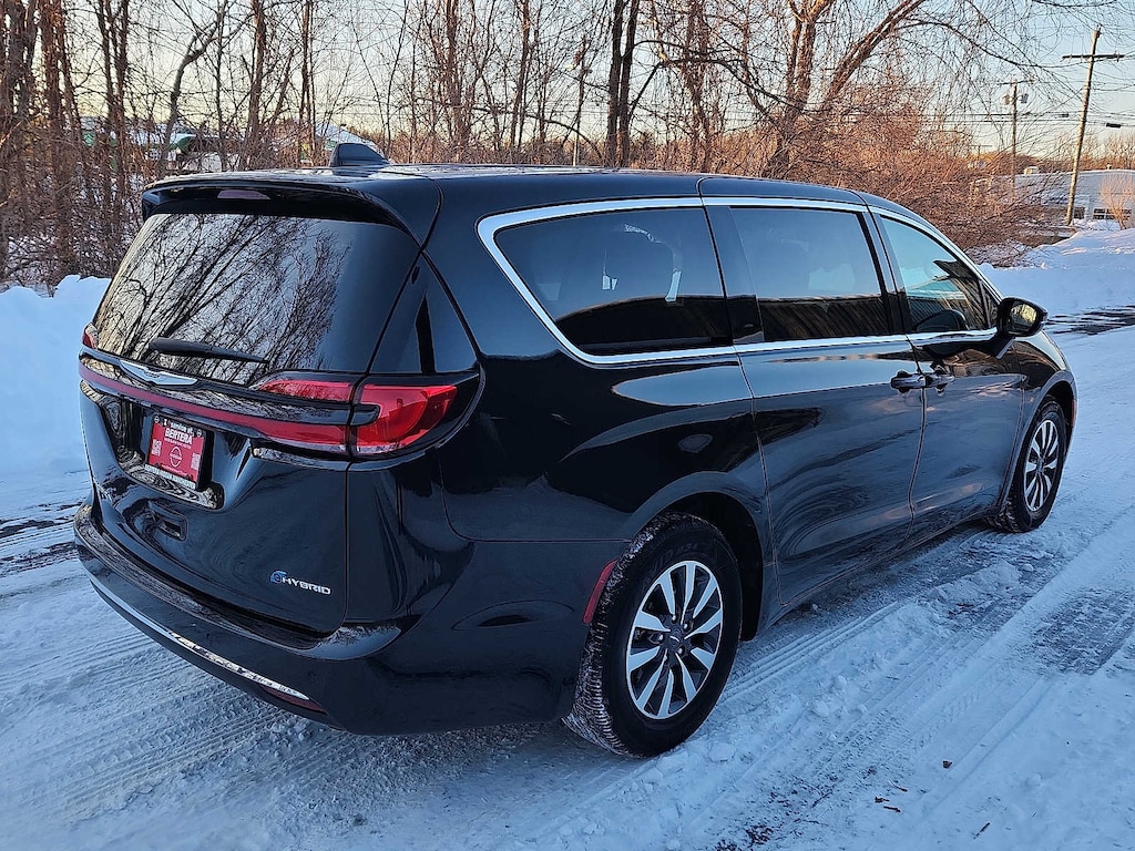 Used 2024 Chrysler Pacifica Plug-In Hybrid Select Van Passenger Van