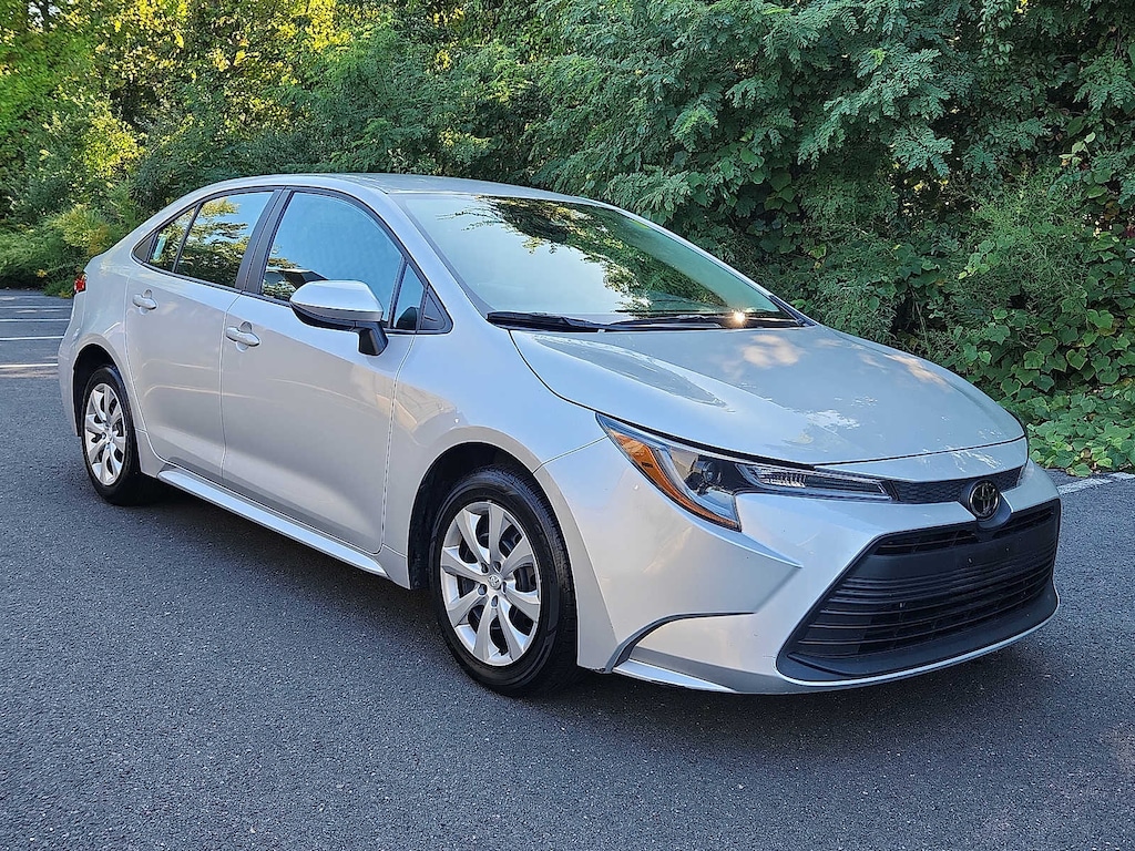 Used 2024 Toyota Corolla LE Sedan