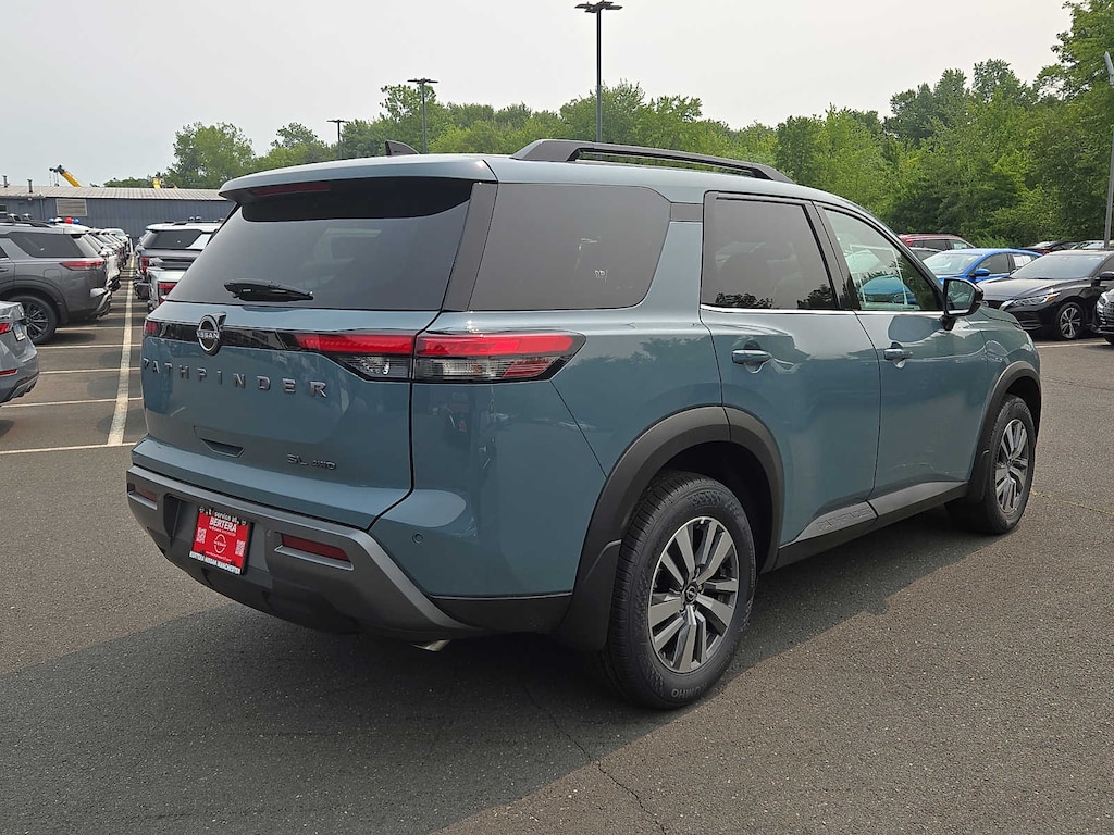 New 2026 Nissan Pathfinder SL SUV