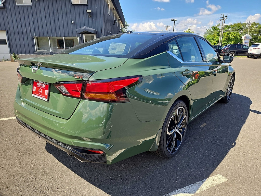 New 2026 Nissan Altima SR Sedan