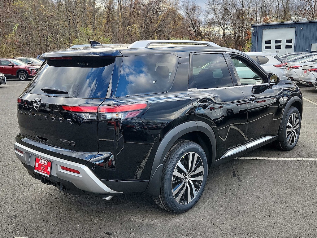 New 2025 Nissan Pathfinder Platinum SUV
