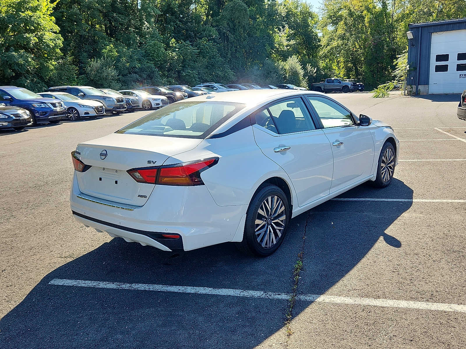 2023 Nissan Altima 2.5 SV photo 3