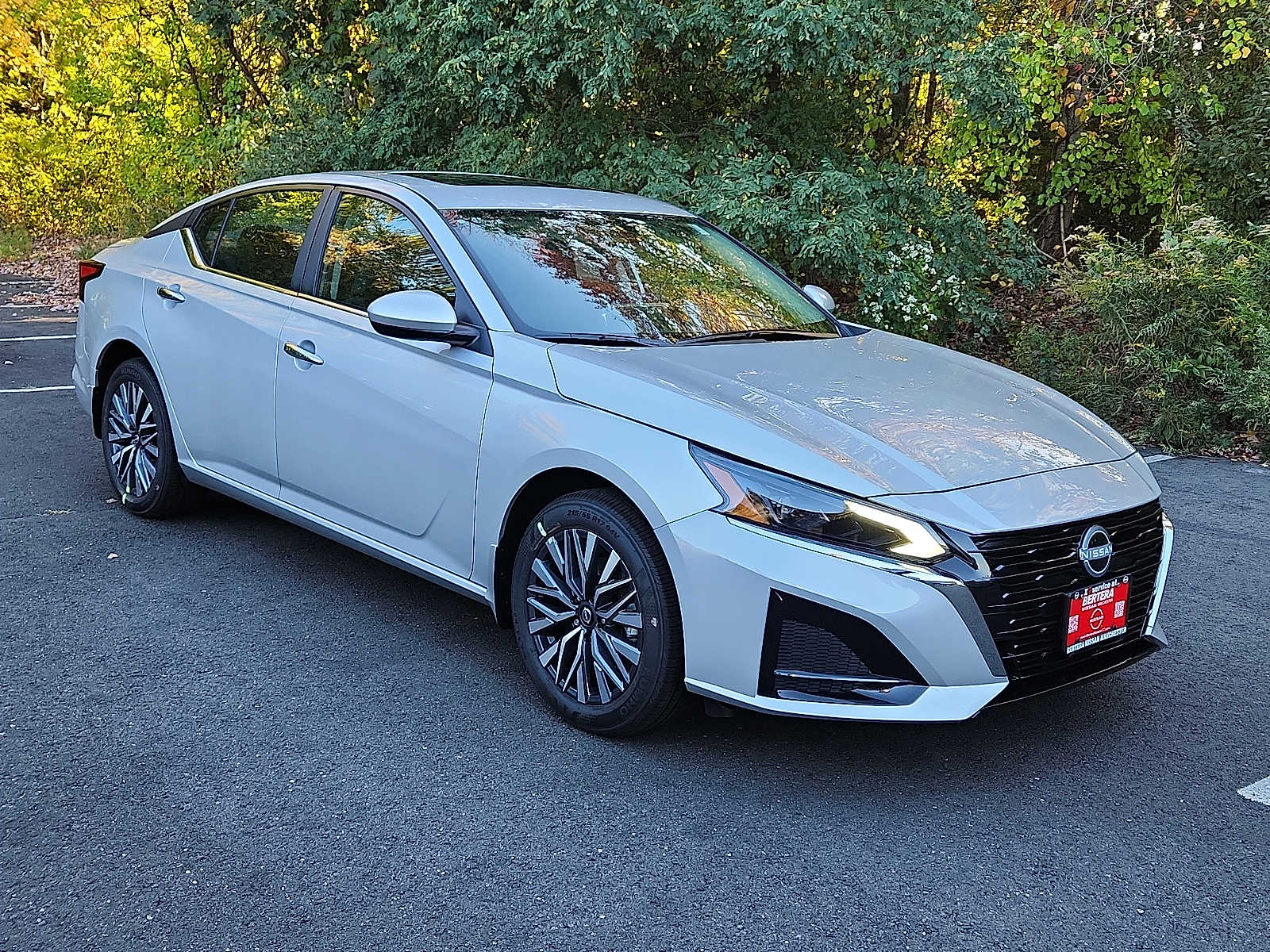 2025 Nissan Altima SV photo 3