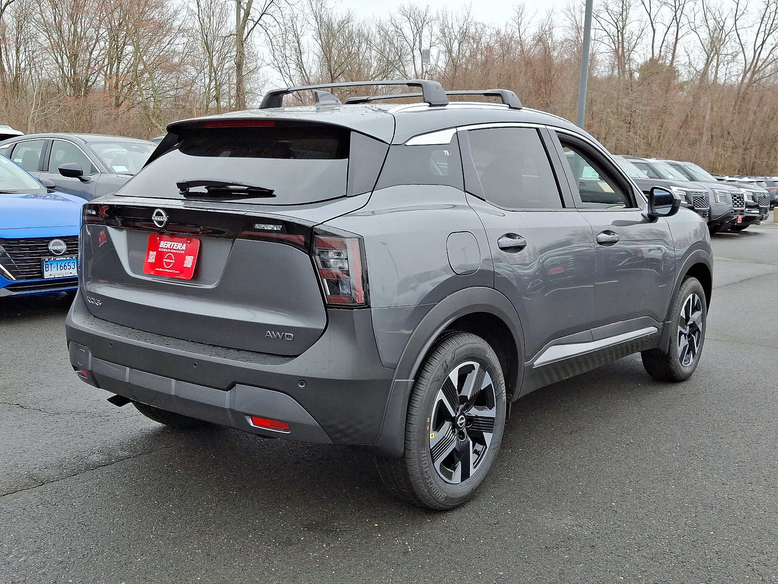 2025 Nissan Kicks SV photo 4