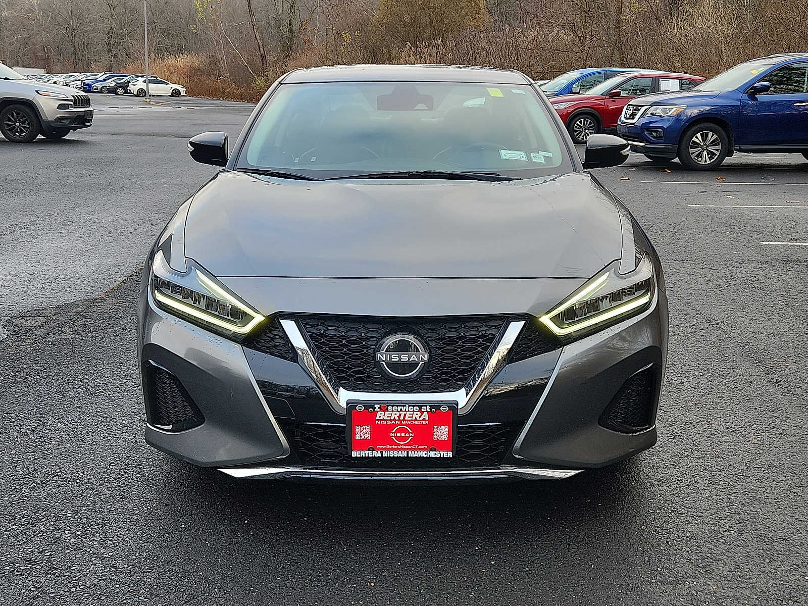 2023 Nissan Maxima SV photo 2