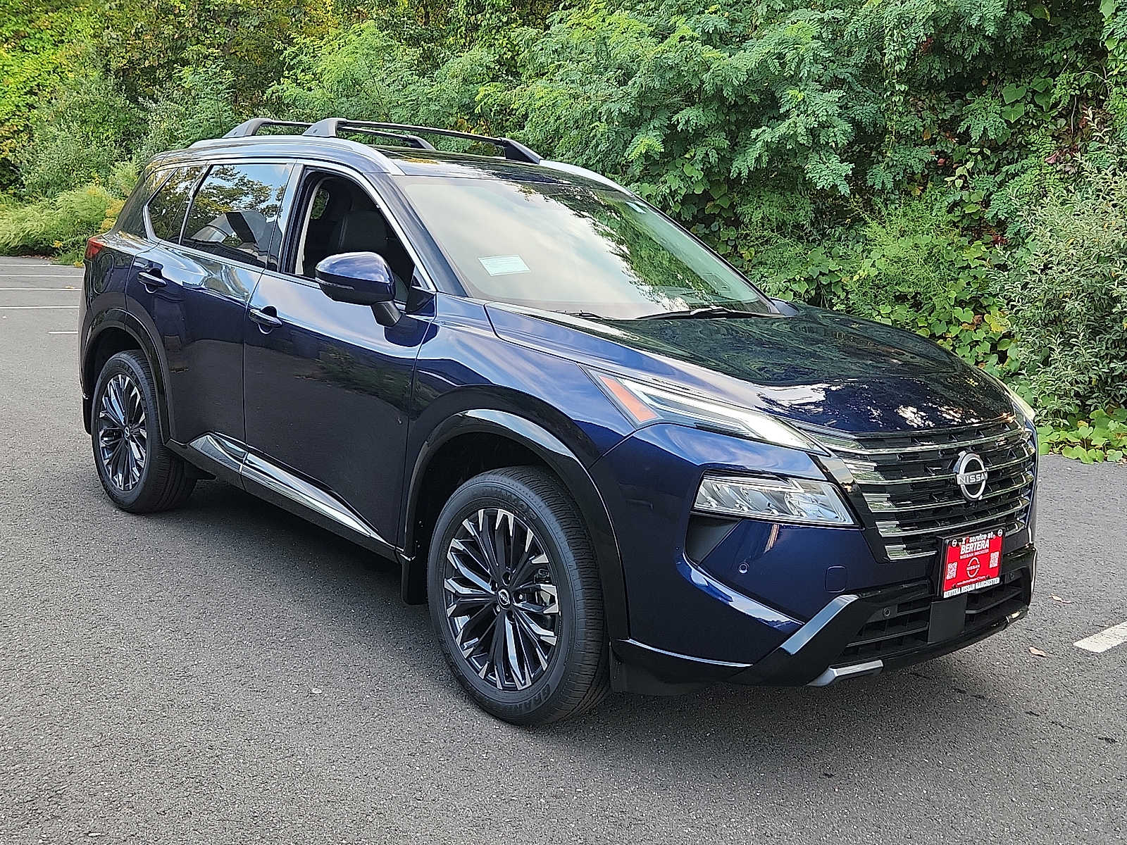 2026 Nissan Rogue Platinum photo 3