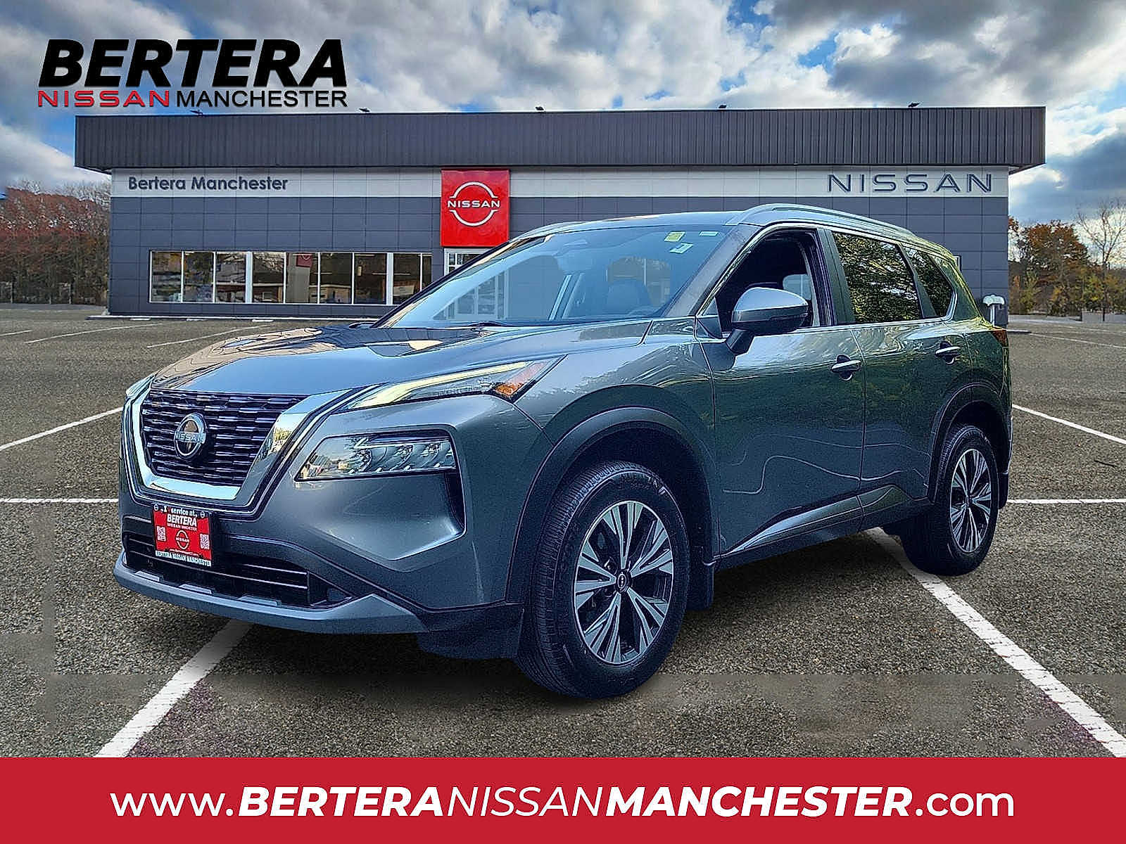 2022 Nissan Rogue SV's photo