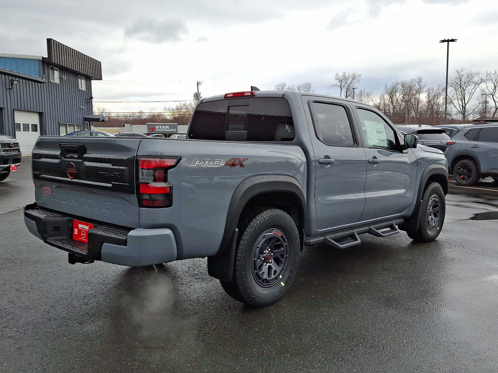 2025 Nissan Frontier PRO-4X photo 4