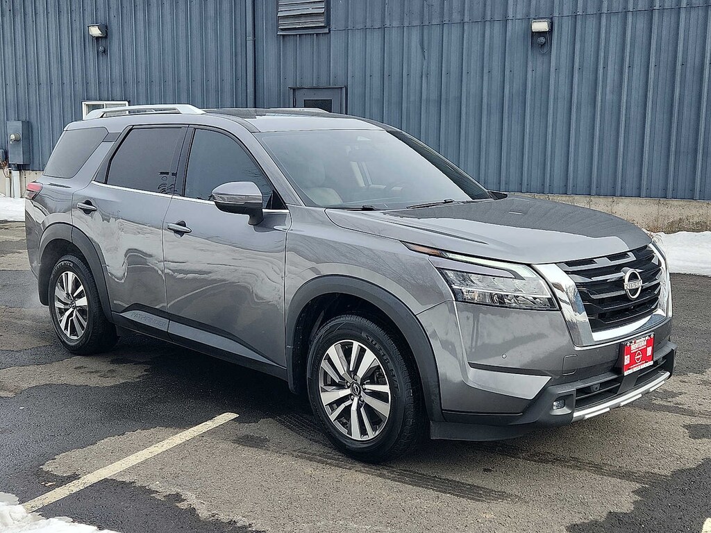Used 2022 Nissan Pathfinder SL SUV