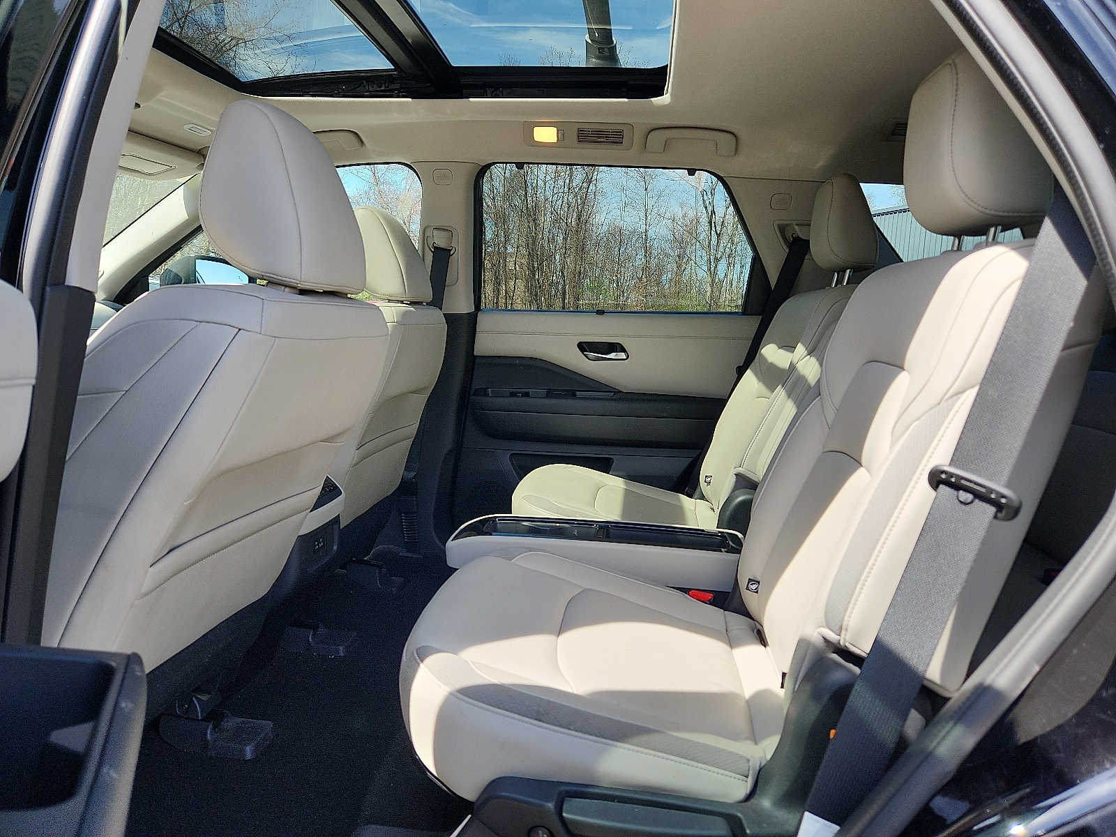 2022 Nissan Pathfinder SL - Photo 10