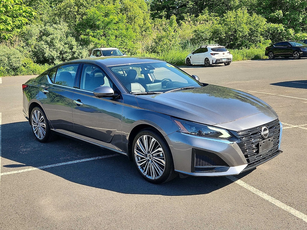 Used 2024 Nissan Altima 2.5 SL Sedan