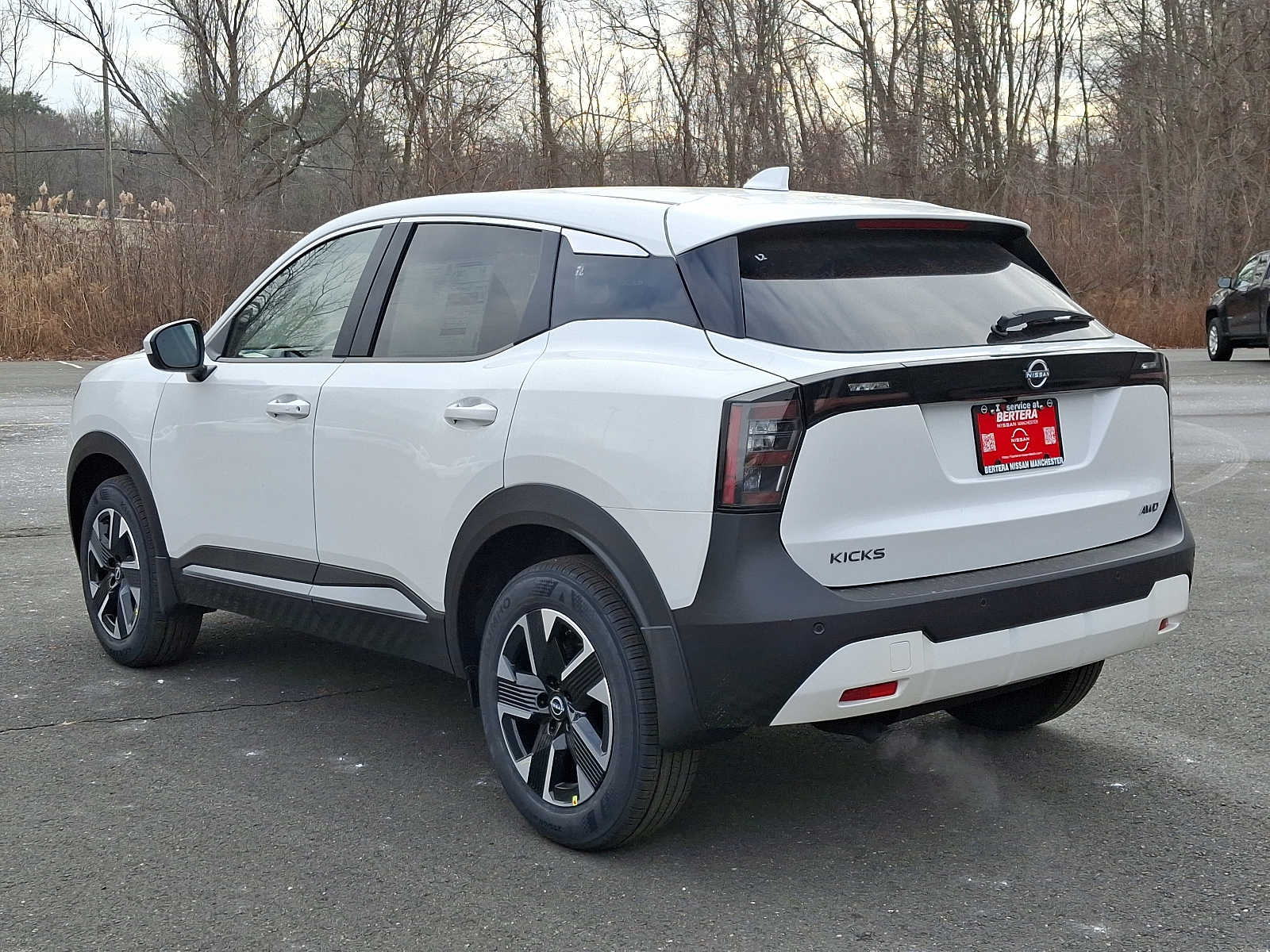 2025 Nissan Kicks SV photo 4
