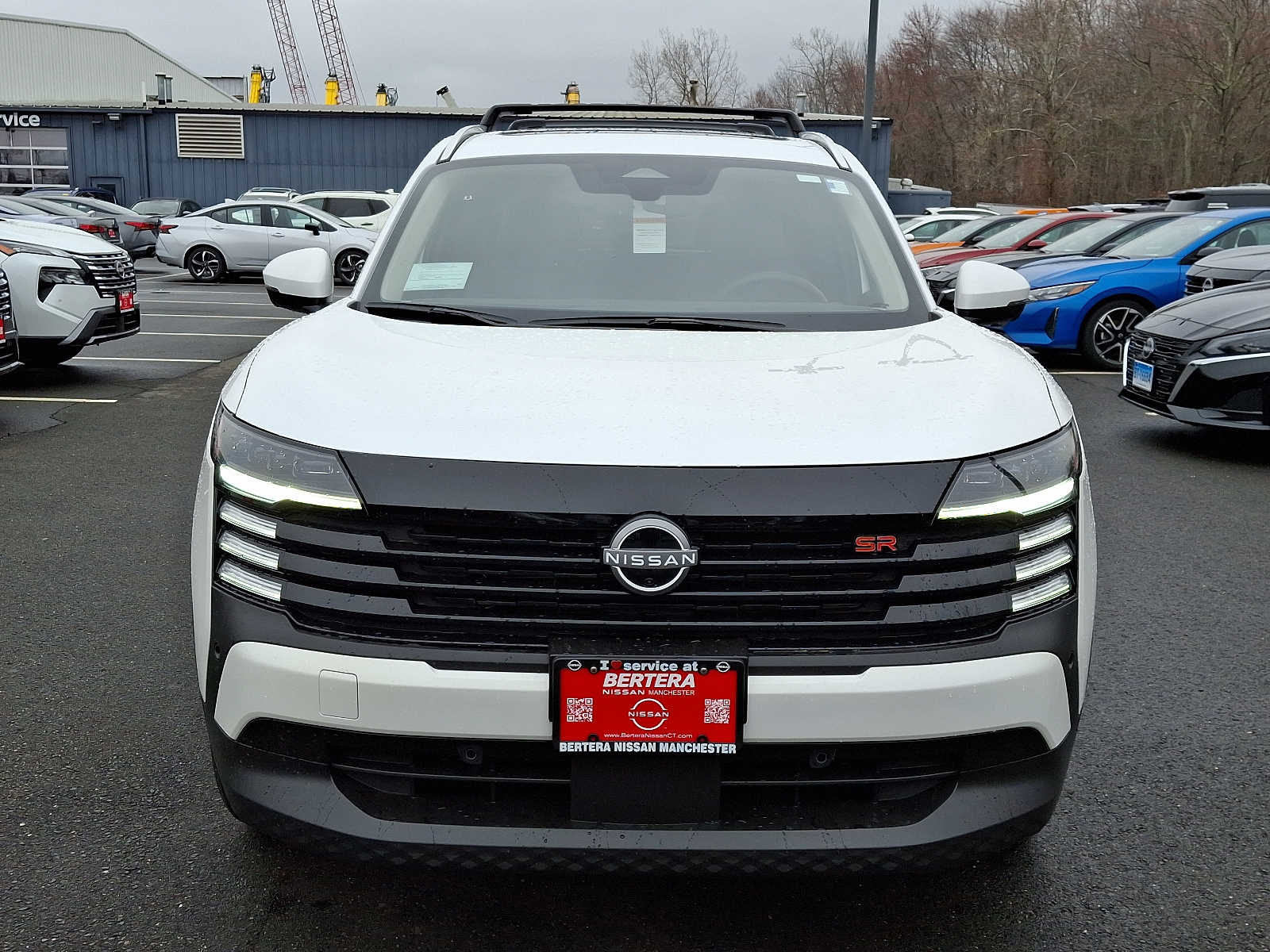 2025 Nissan Kicks SR photo 2