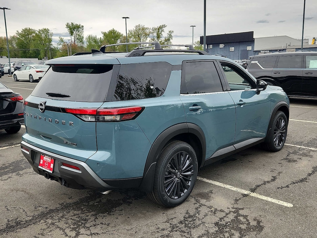 New 2026 Nissan Pathfinder SL SUV