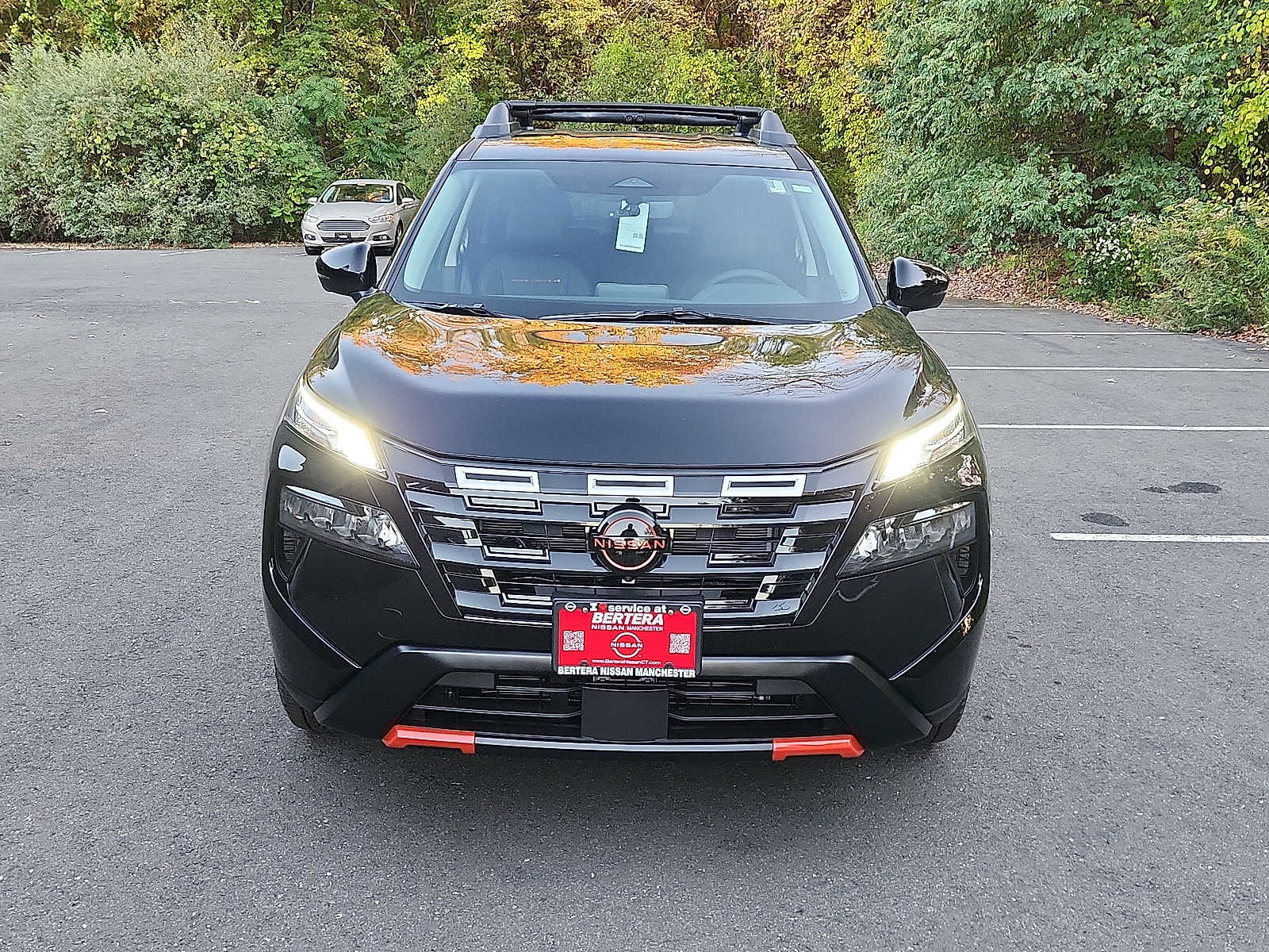 2026 Nissan Rogue SV photo 2