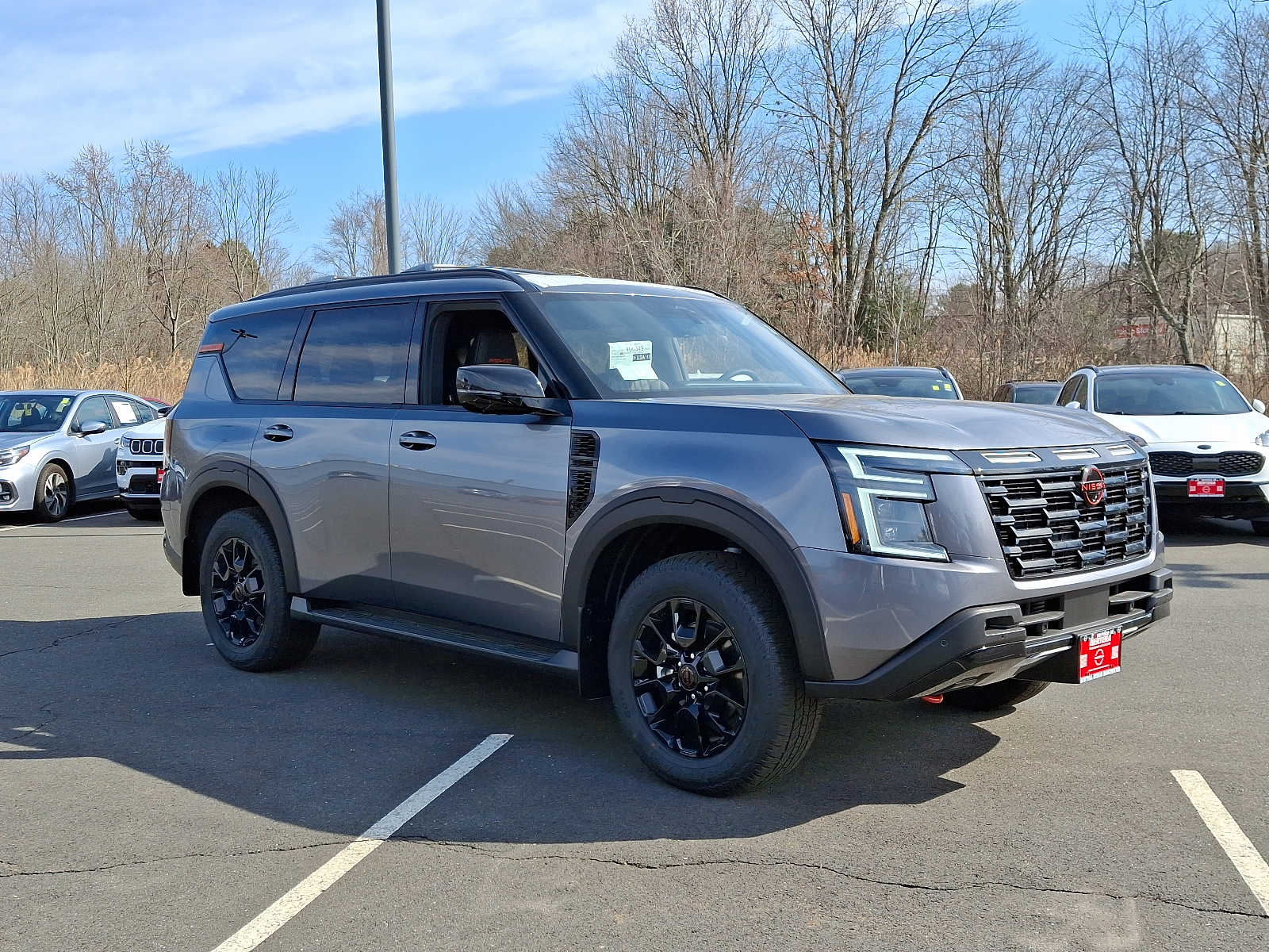 2025 Nissan Armada photo 3