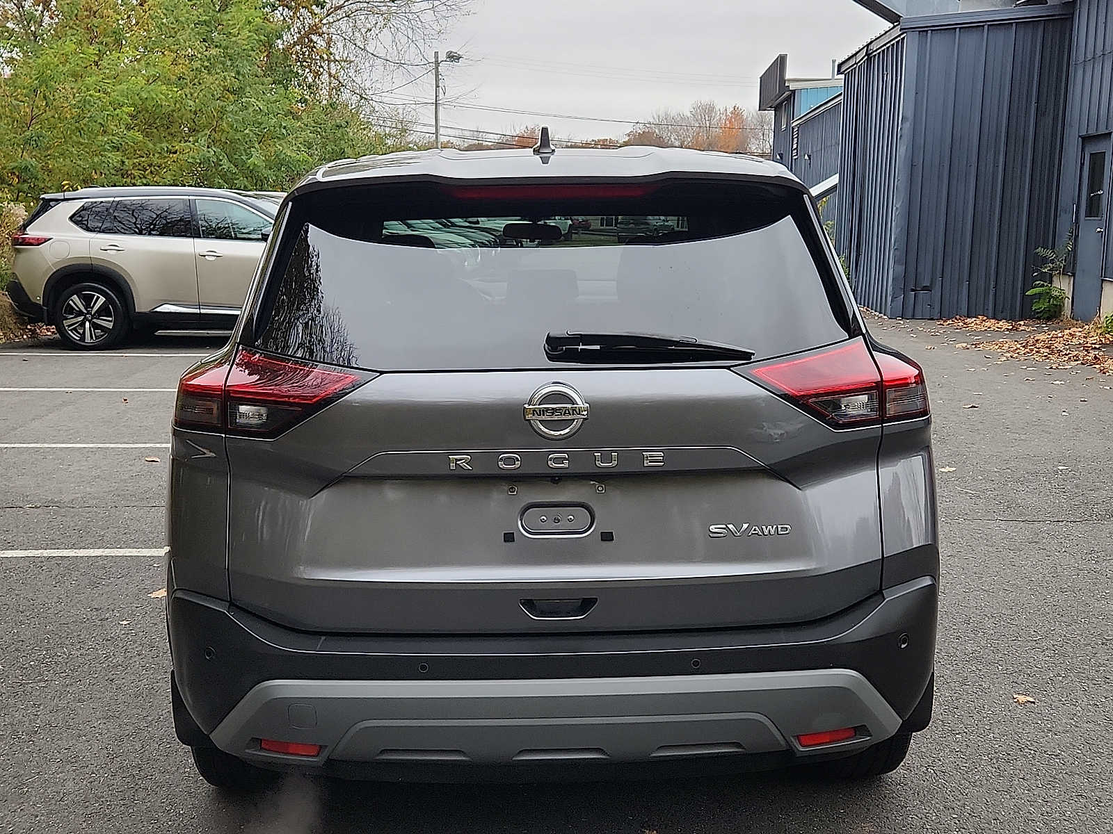2021 Nissan Rogue SV photo 3