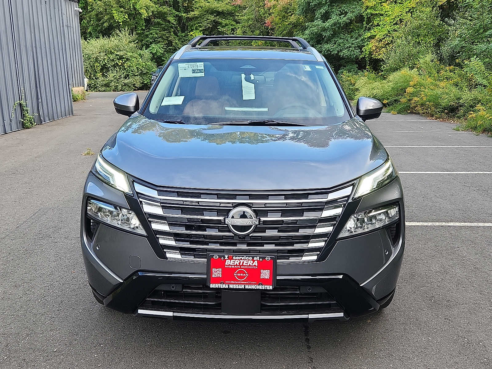 2026 Nissan Rogue Platinum photo 2