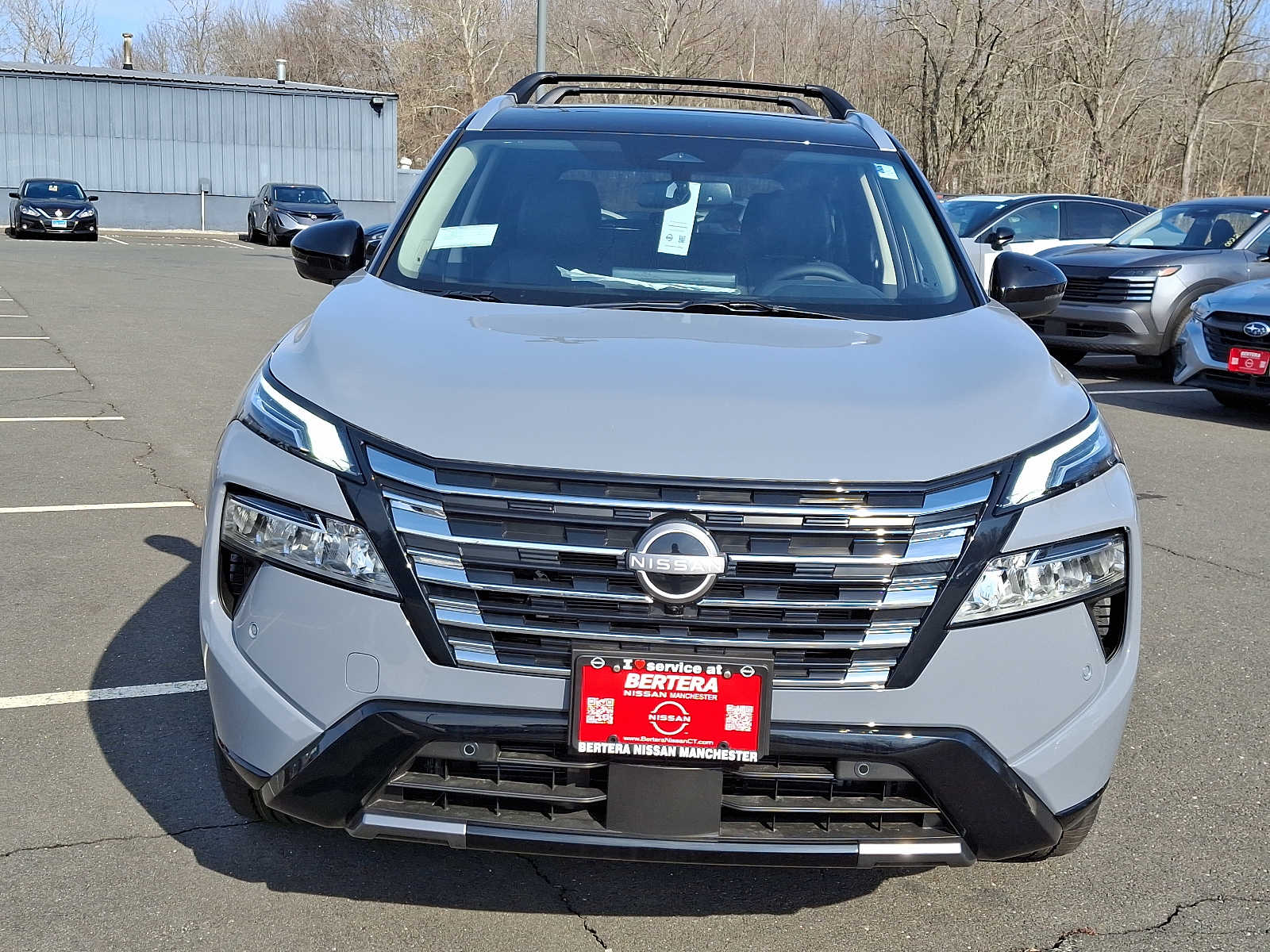 2025 Nissan Rogue Platinum photo 2