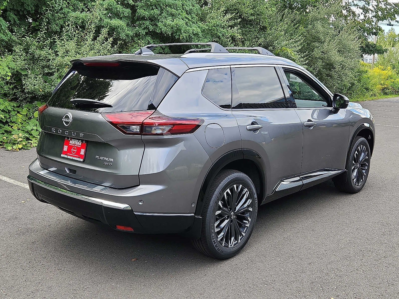 2026 Nissan Rogue Platinum photo 4