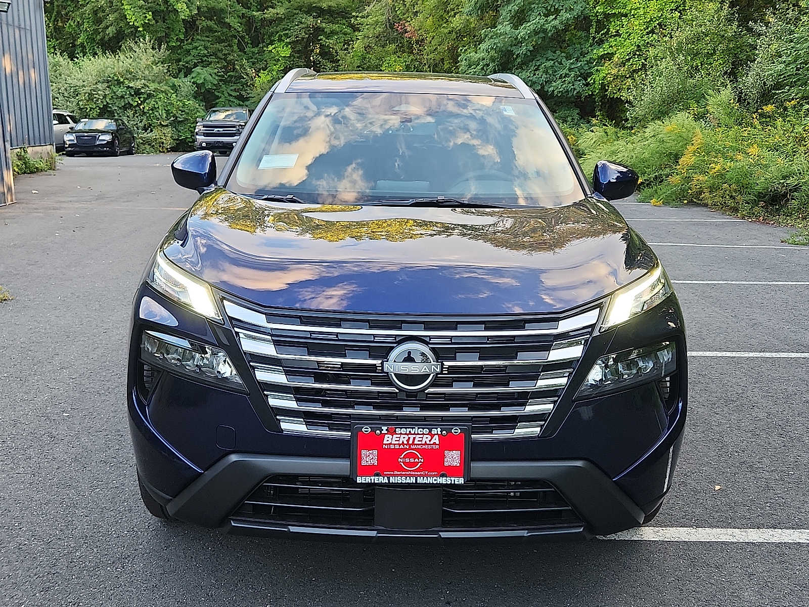 2026 Nissan Rogue SV photo 2