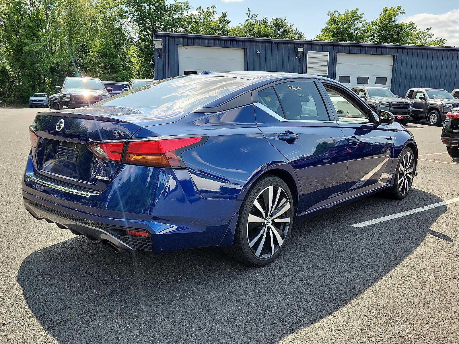 2022 Nissan Altima SR photo 4