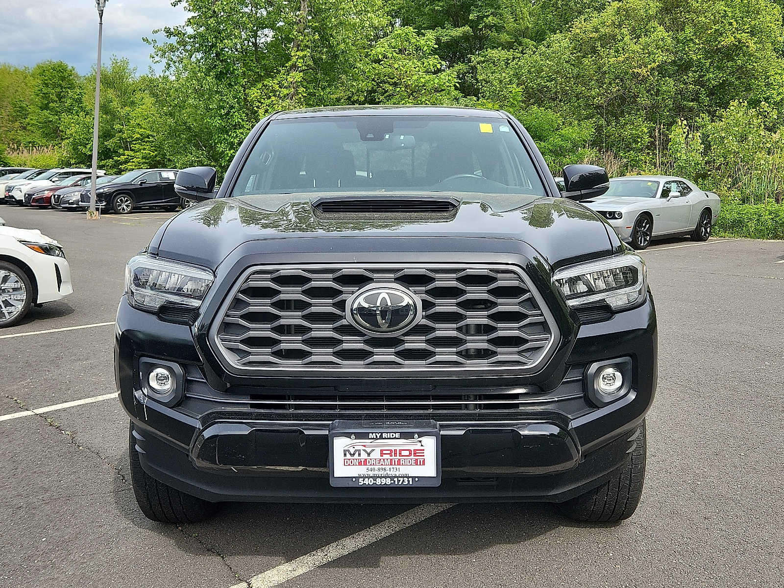 Used 2022 Toyota Tacoma TRD Sport with VIN 3TMCZ5AN6NM459886 for sale in Manchester, CT
