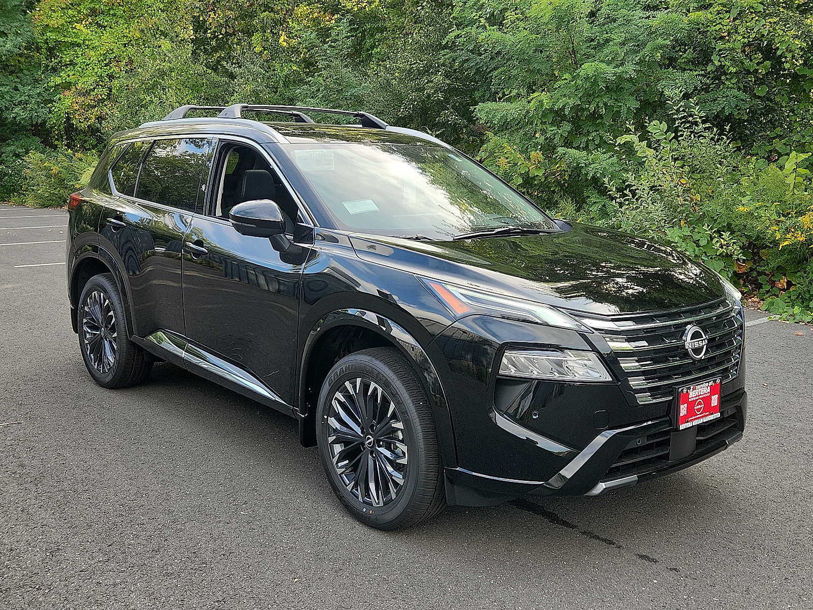 2026 Nissan Rogue Platinum photo 3