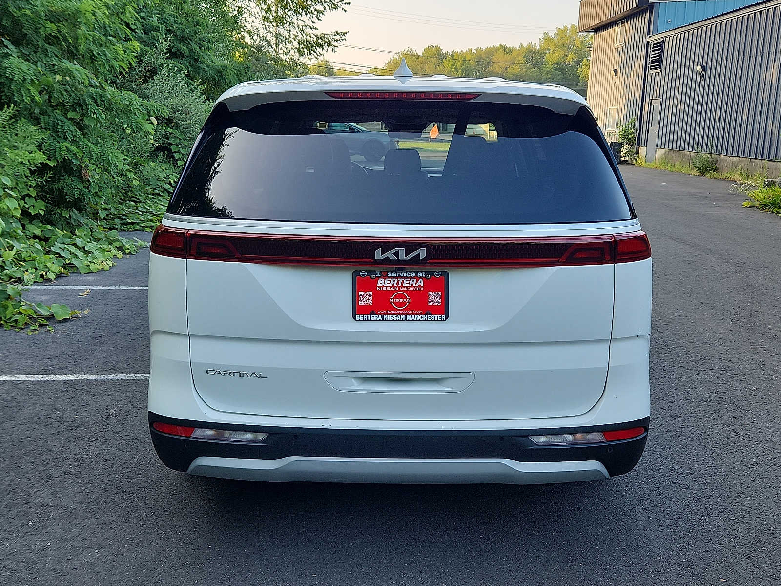 2023 Kia Carnival LX photo 3