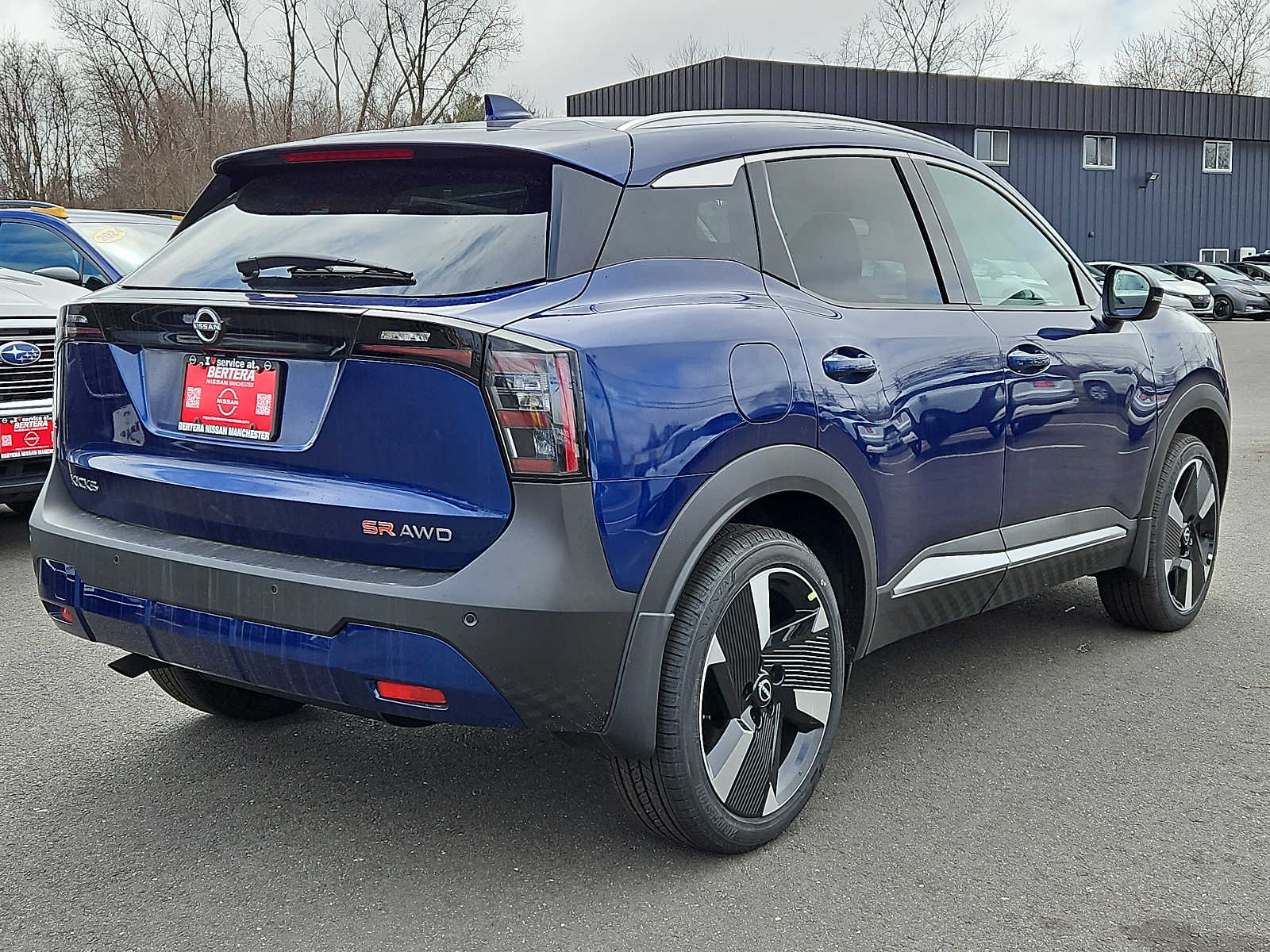 2025 Nissan Kicks SR photo 4
