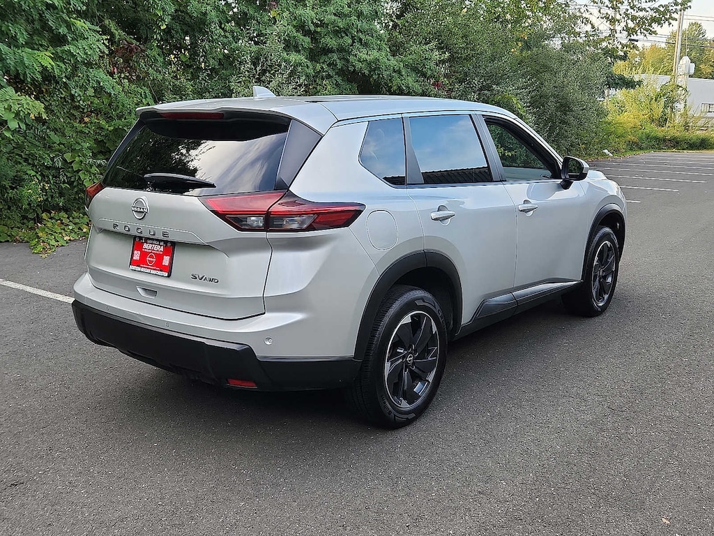 Used 2024 Nissan Rogue SV SUV