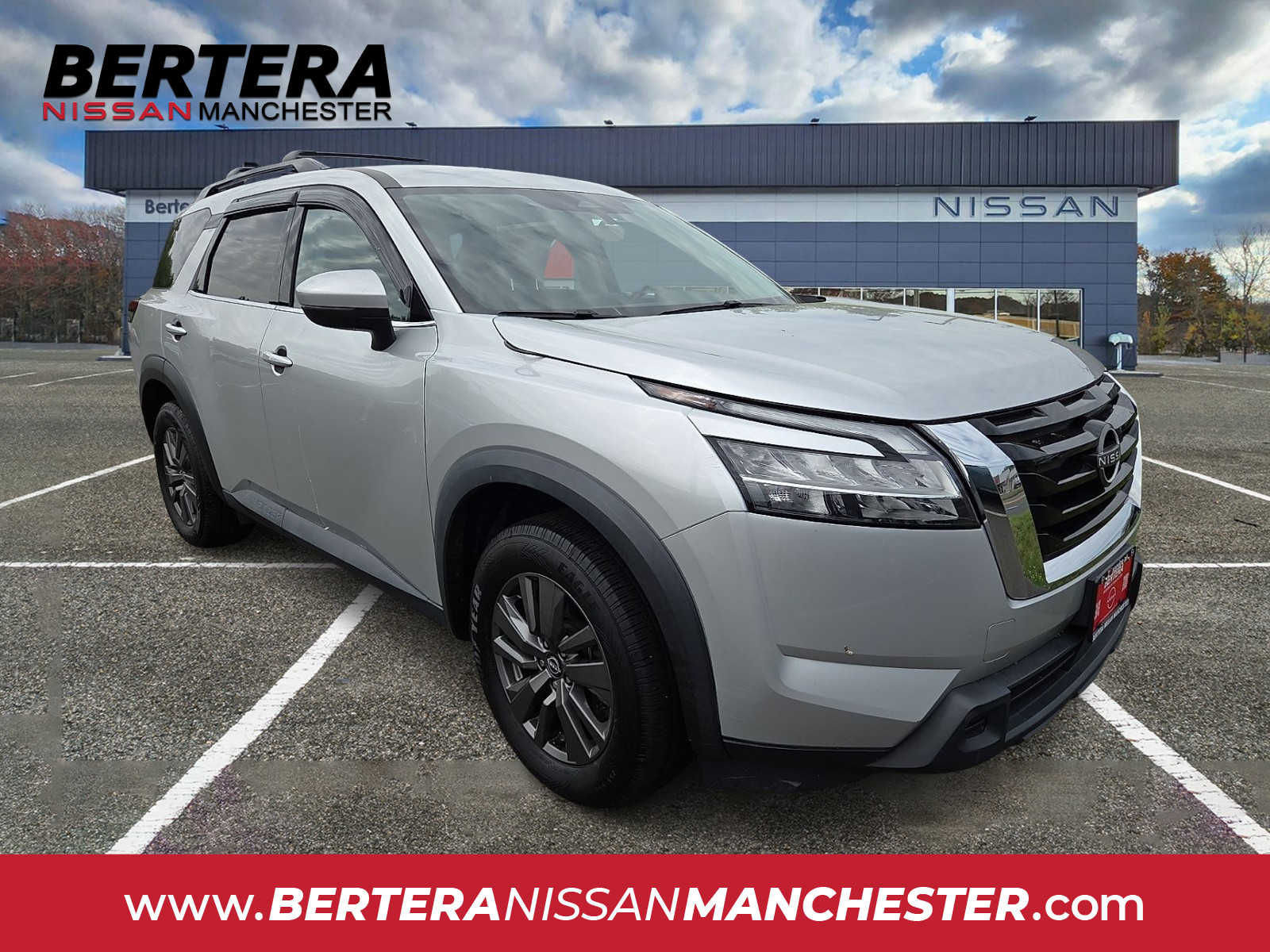 2022 Nissan Pathfinder SV 4WD's photo