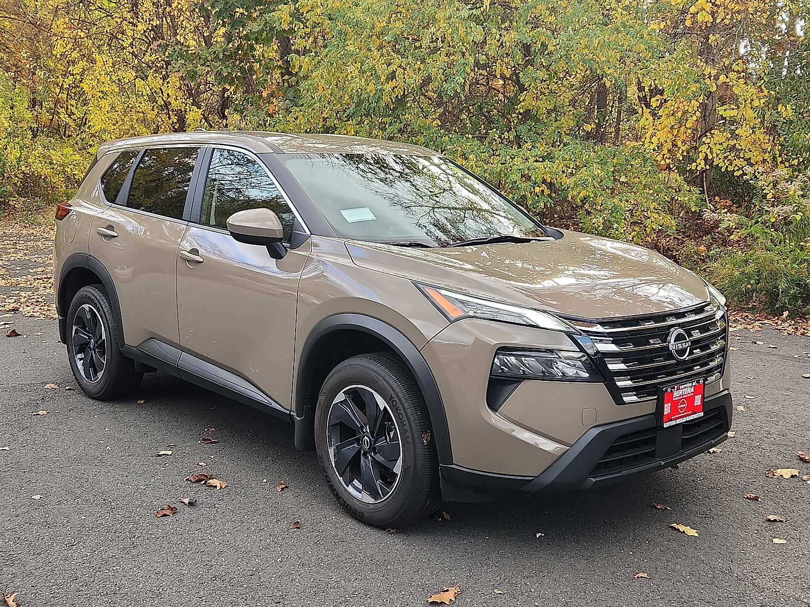 2024 Nissan Rogue SV photo 3