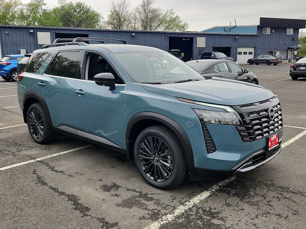 New 2026 Nissan Pathfinder SL SUV