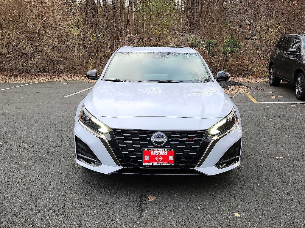 New 2025 Nissan Altima SR Sedan