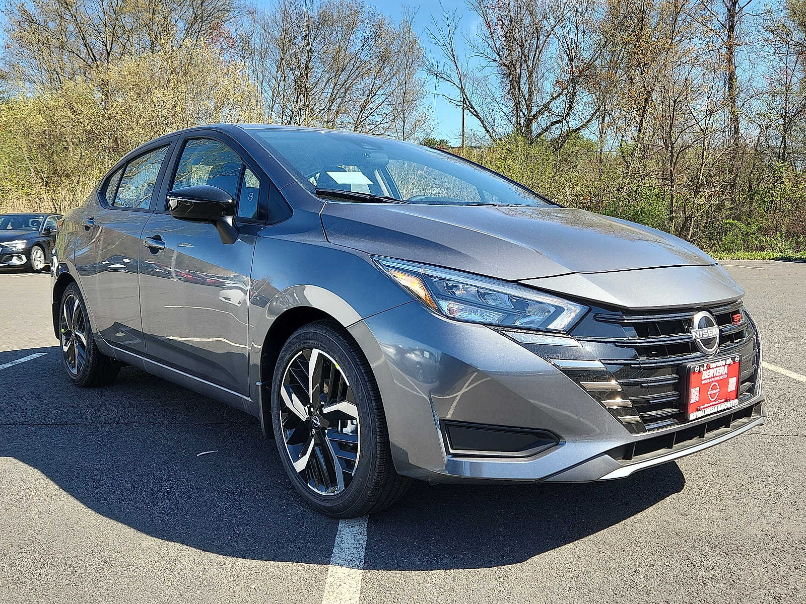2025 Nissan Versa SR photo 3