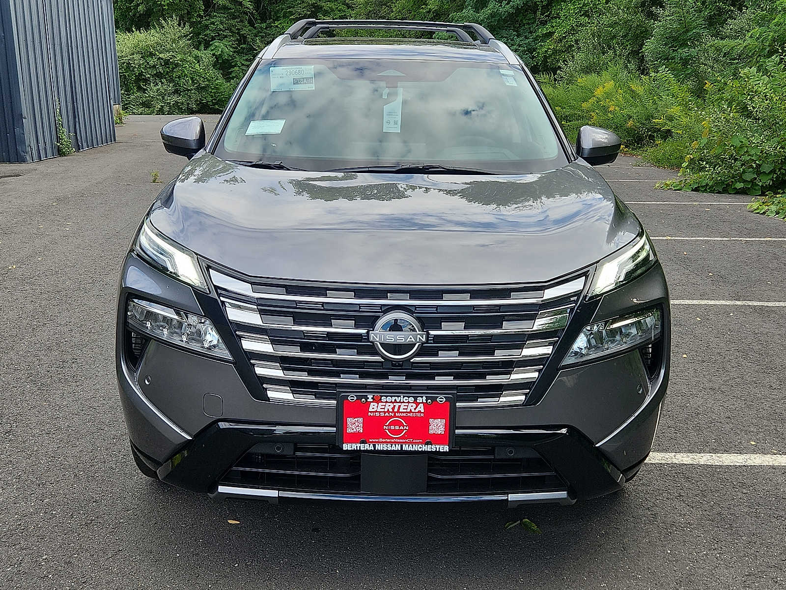 2026 Nissan Rogue Platinum photo 2