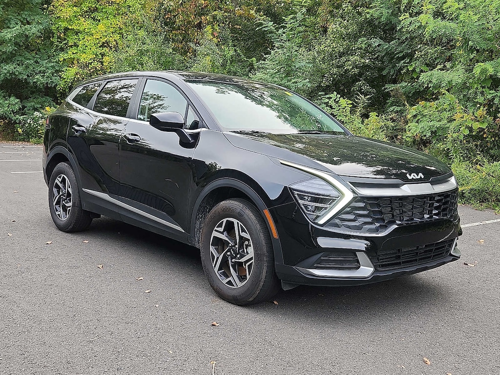 Used 2025 Kia Sportage LX SUV