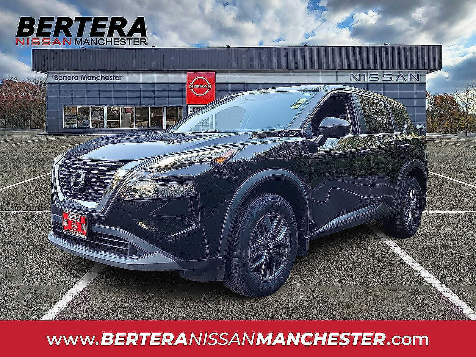 2022 Nissan Rogue S's photo