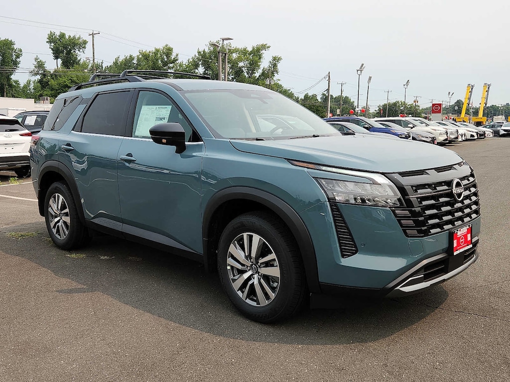 New 2026 Nissan Pathfinder SL SUV