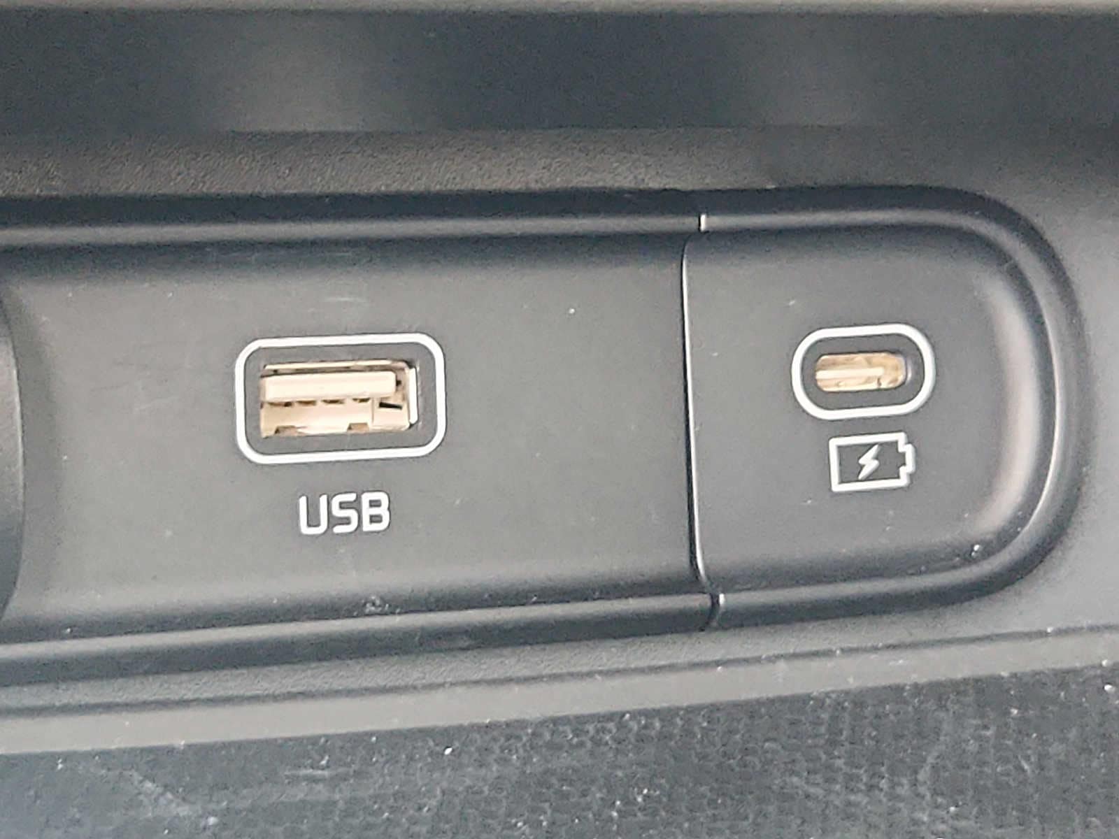2024 Kia Soul S - Photo 23