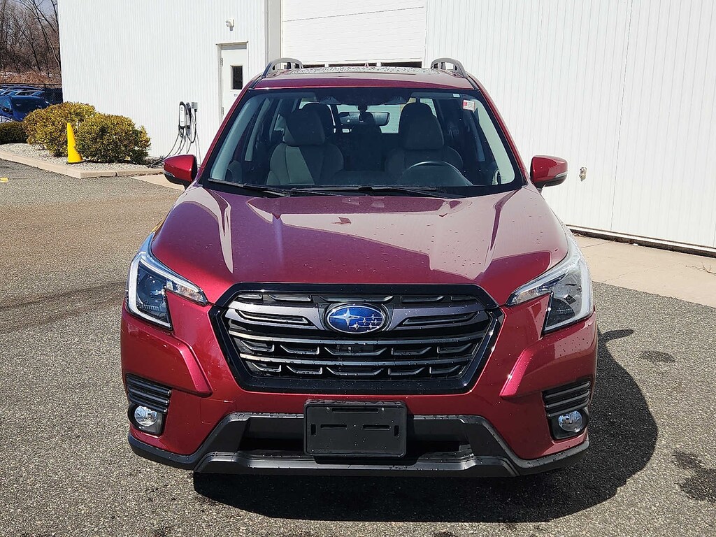 Used 2023 Subaru Forester Limited CVT