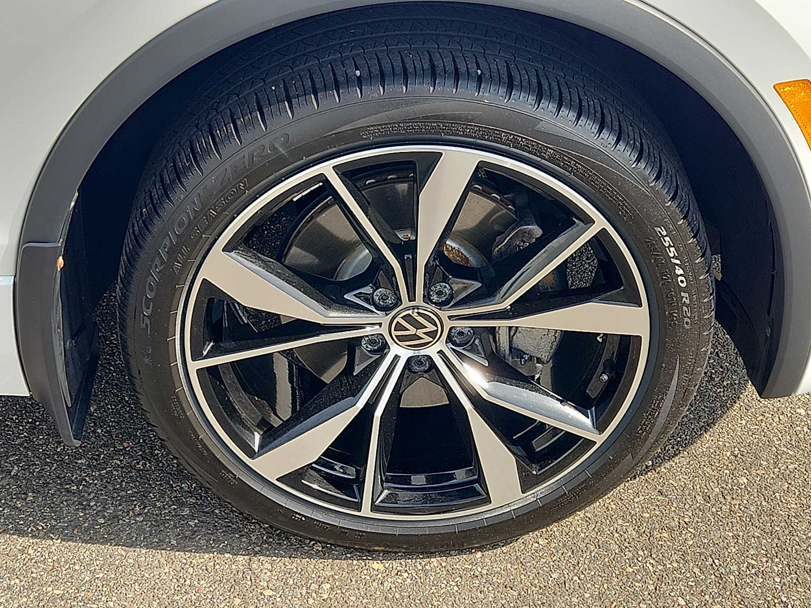2024 Volkswagen Tiguan SEL R-LINE - Photo 8