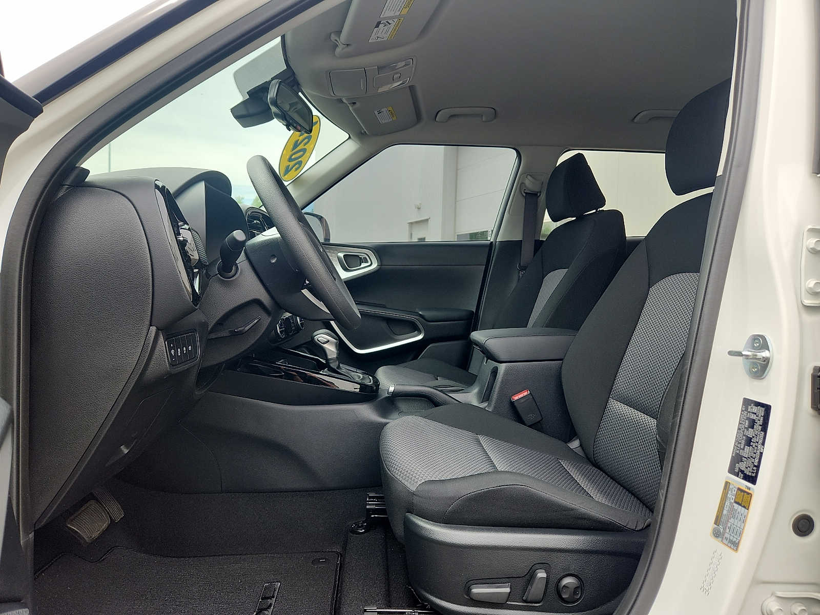 2024 Kia Soul S - Photo 13