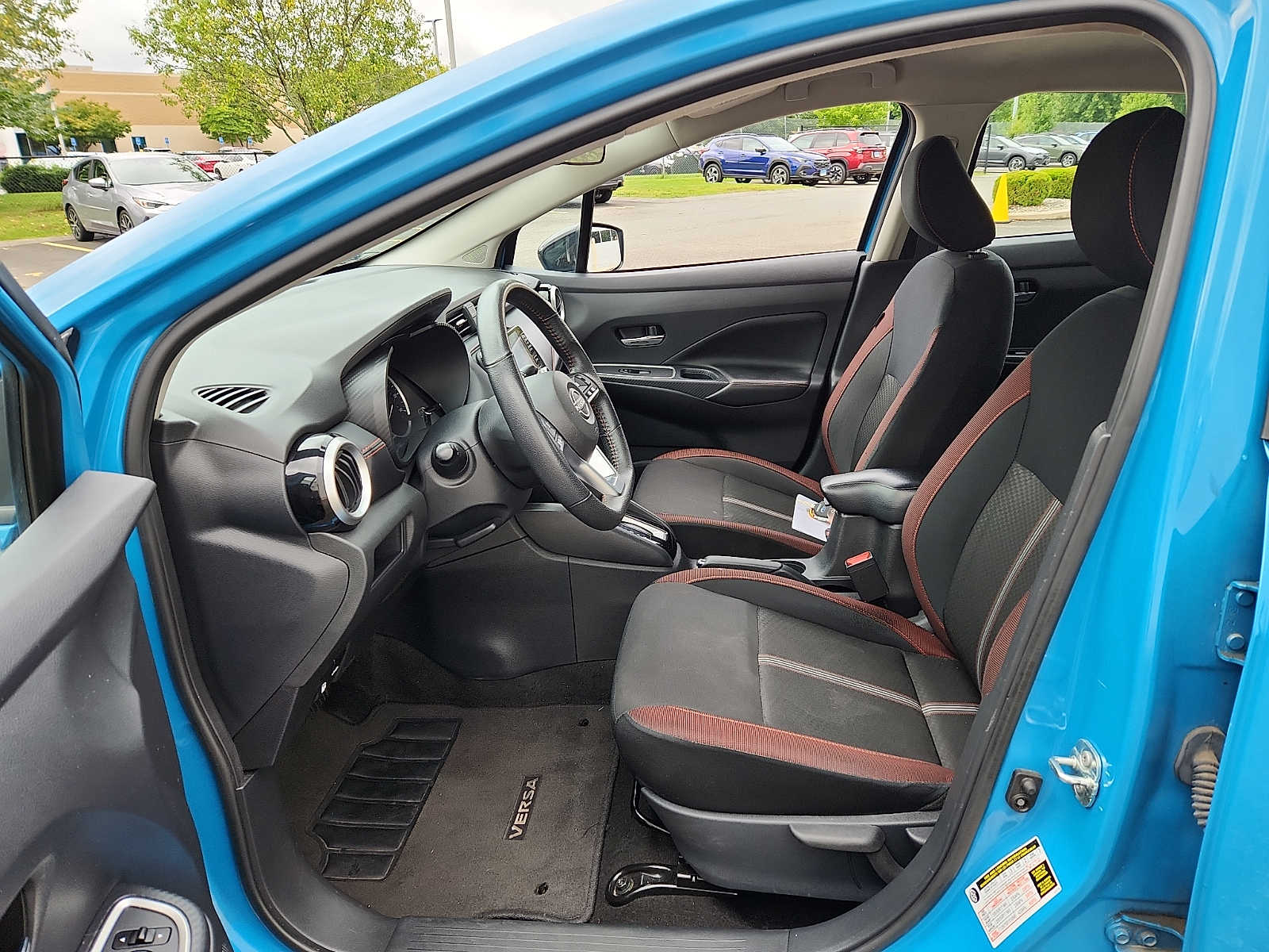 2025 Nissan Versa Sedan SR - Photo 13