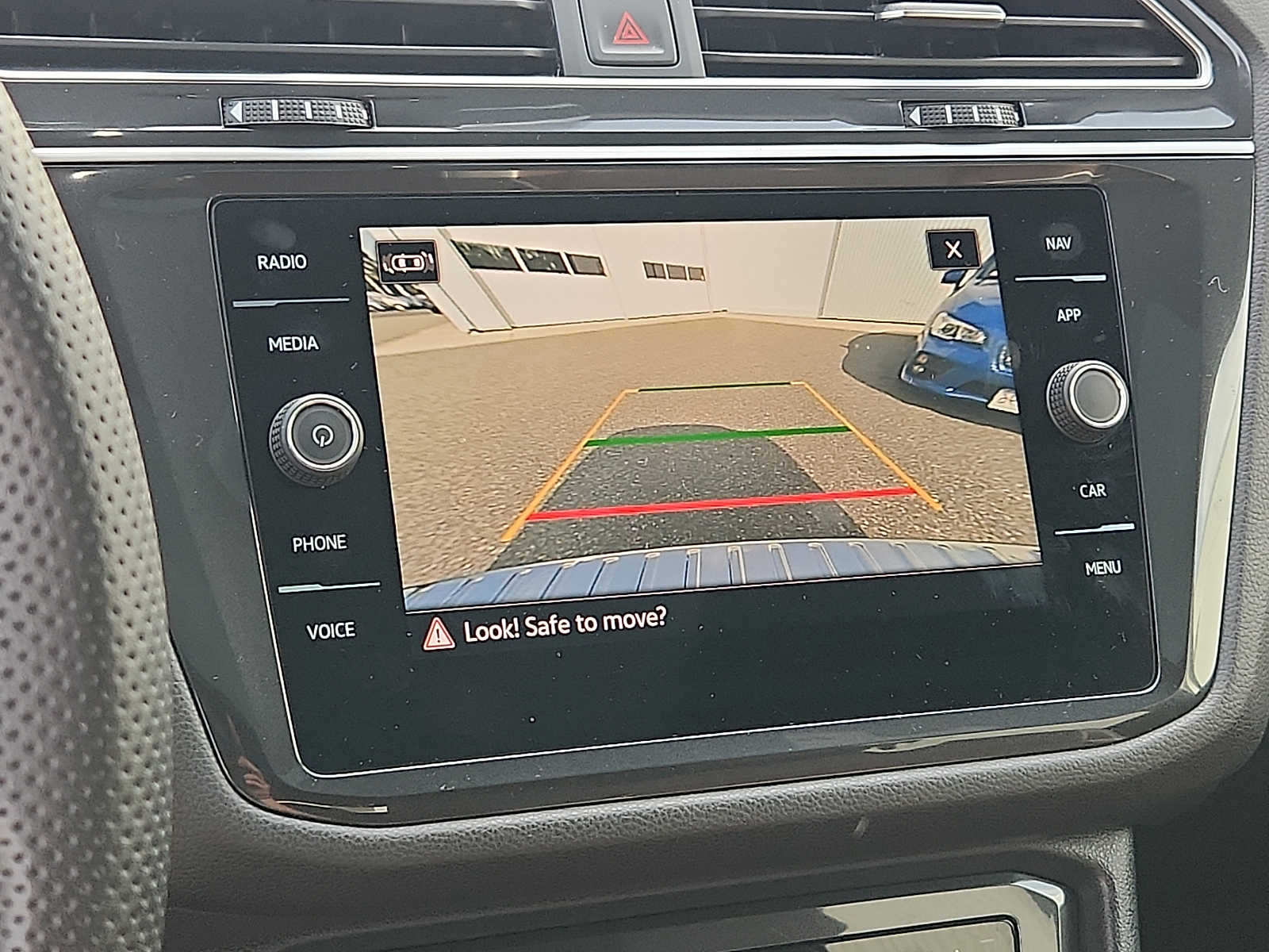 2024 Volkswagen Tiguan SEL R-LINE - Photo 18