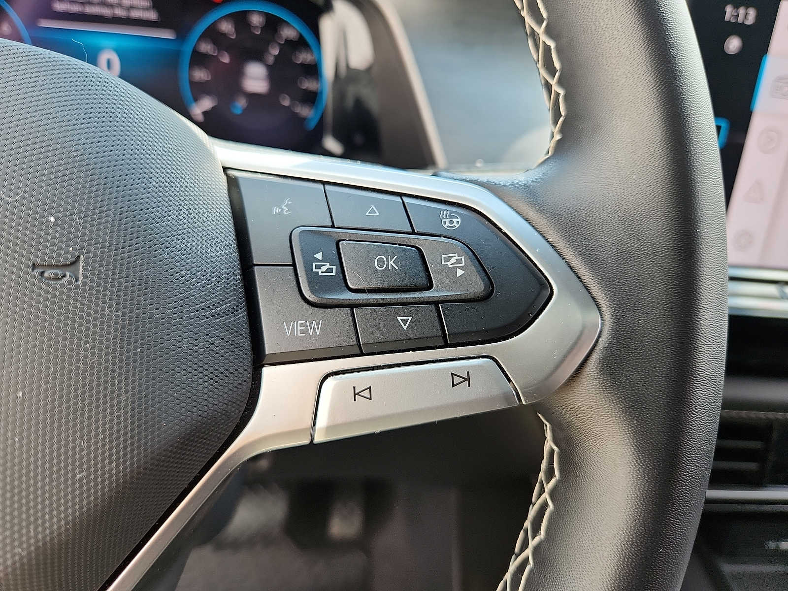 2024 Volkswagen Atlas Cross Sport SE w/Tech - Photo 23
