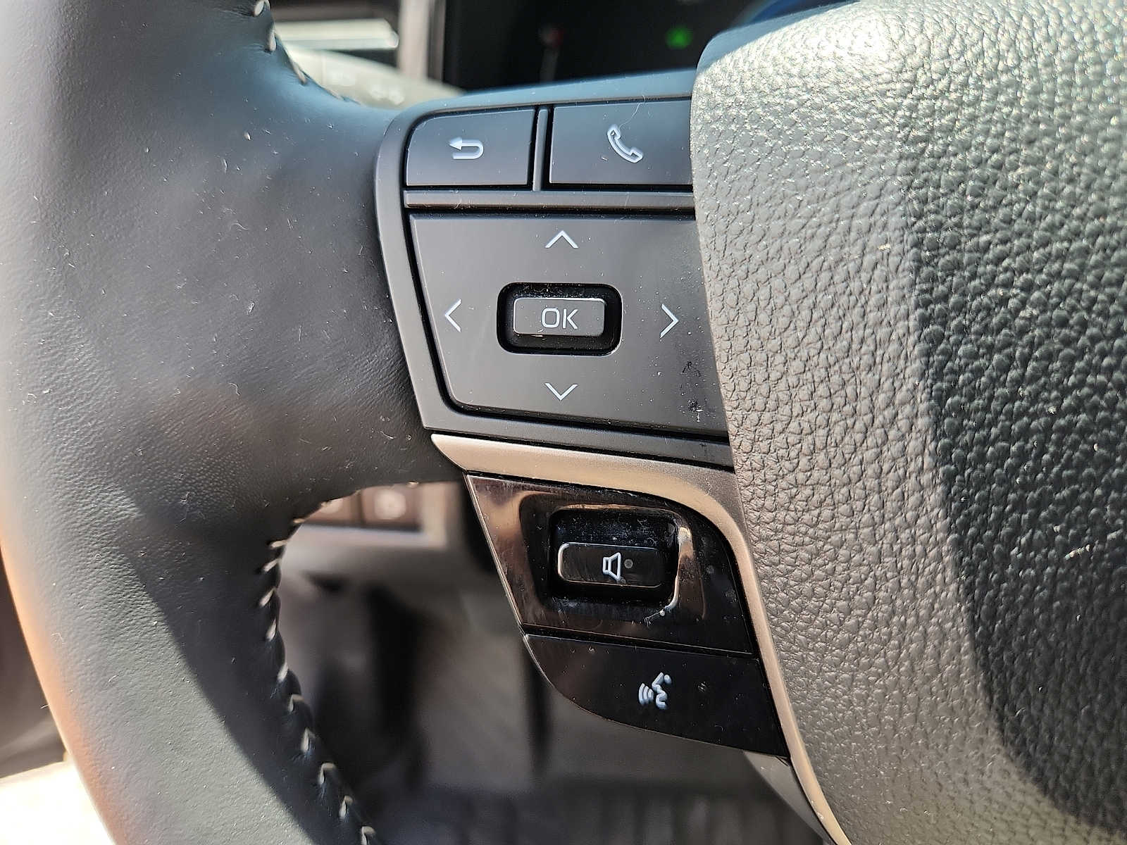 2025 Toyota Camry SE - Photo 21
