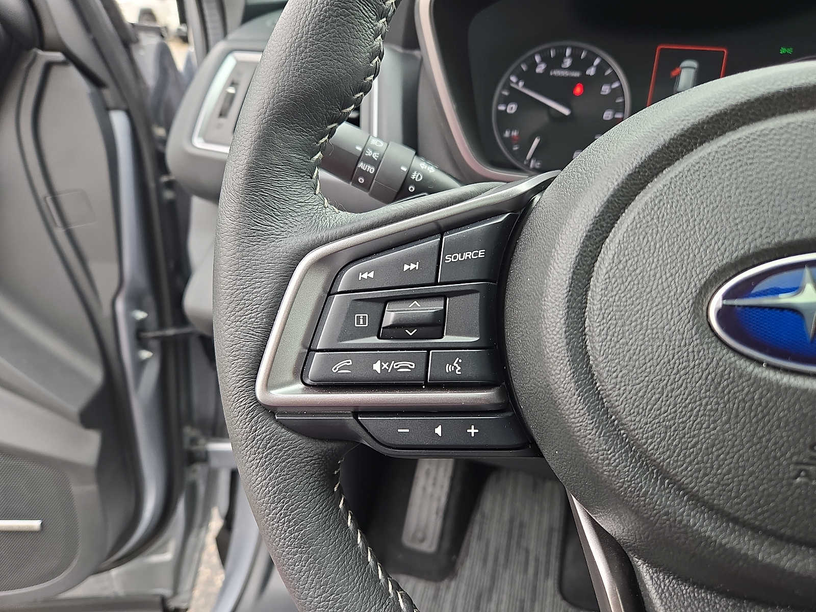 2025 Subaru Ascent Limited - Photo 22